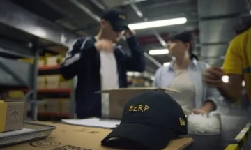 Bizarrap lanzó a la venta su icónica gorra: cuánto cuesta y dónde comprarla Bizarrap lanzó a la venta su icónica gorra: cuánto cuesta y dónde comprarla
