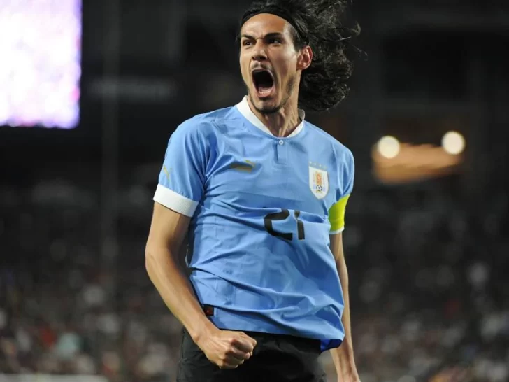Cavani es oficialmente nuevo futbolista de Boca Cavani es oficialmente nuevo futbolista de Boca