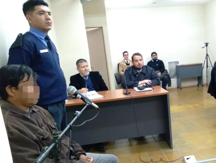 Tenía una pena de 3 años por abusador y le dan otra de 8 por atacar a sus dos sobrinas Tenía una pena de 3 años por abusador y le dan otra de 8 por atacar a sus dos sobrinas