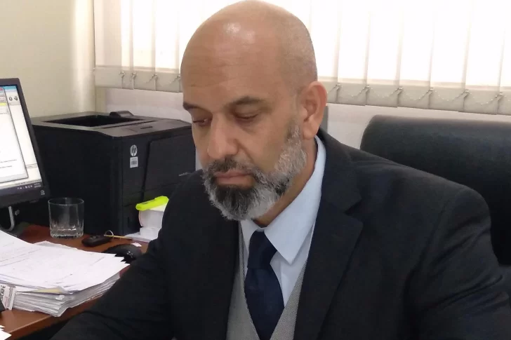 Llega a juicio, acusado de organizar tours sexuales con su sobrina y otra jovencita