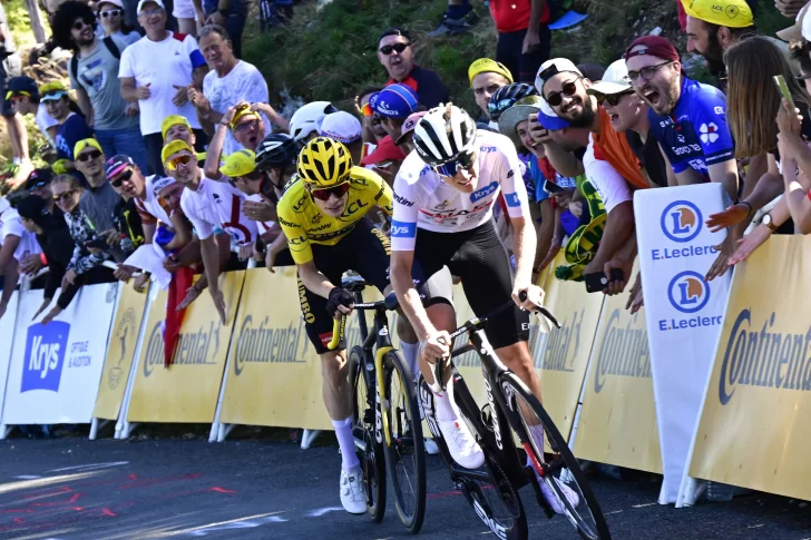 Pogacar le acortó distancia a Vingegaard en un brutal sprint