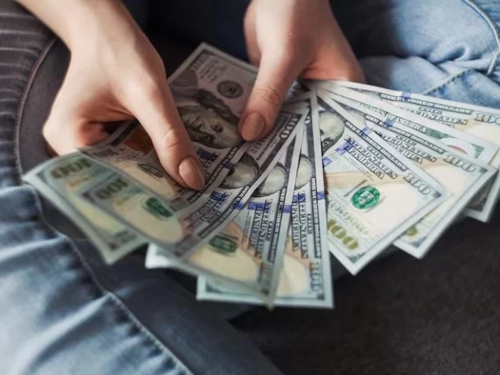 Histórica suba del dólar blue tras el anuncio de las medidas