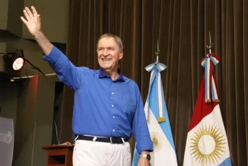 Schiaretti propuso acordar con JxC tras la primera vuelta y criticó a Bullrich y a Macri Schiaretti propuso acordar con JxC tras la primera vuelta y criticó a Bullrich y a Macri