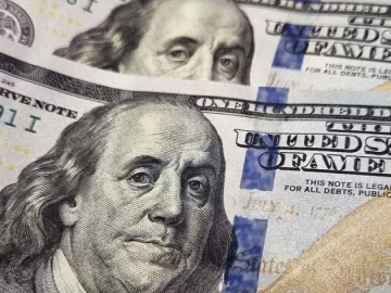 El dólar informal alcanzó los 528 pesos y el Banco Central vendió 87 millones de dólares El dólar informal alcanzó los 528 pesos y el Banco Central vendió 87 millones de dólares