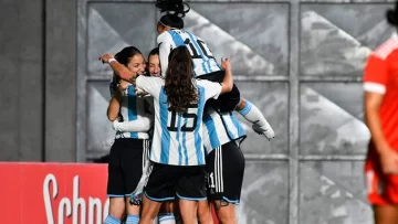 Las chicas argentinas golearon a Perú en su partido de despedida