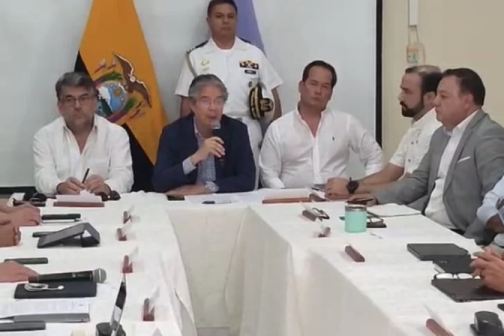 Estado de sitio y toque de queda en algunas regiones de Ecuador tras el asesinato de un alcalde