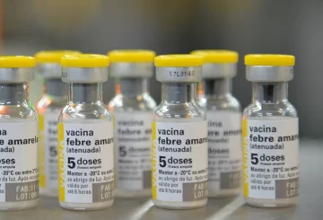 Recuerdan vacunarse contra la fiebre amarilla para viajar