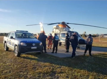 Salieron en gomón y no volvieron: hallan el cuerpo de una joven de 21 años y buscan a su hermano de 4 Salieron en gomón y no volvieron: hallan el cuerpo de una joven de 21 años y buscan a su hermano de 4