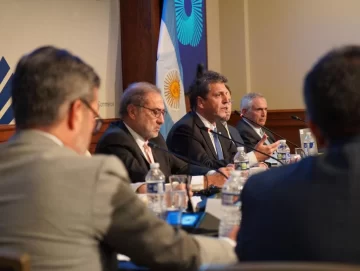 Massa se reunió con empresarios de la Cámara de Comercio de los Estados Unidos Massa se reunió con empresarios de la Cámara de Comercio de los Estados Unidos