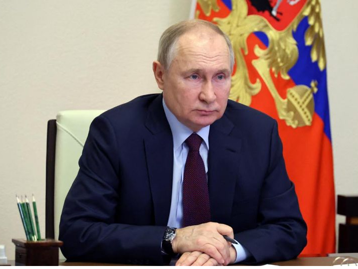 Putin se reunió en privado con jefe paramilitar poco después del motín del grupo Wagner