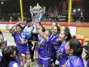 Las chicas de Unión ganaron por primera vez el Argentino Senior de clubes Las chicas de Unión ganaron por primera vez el Argentino Senior de clubes