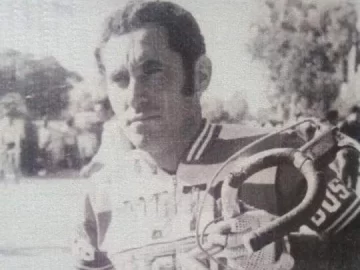 Murió Eduardo “Vieja” Bustos, un destacado ciclista sanjuanino de la época dorada Murió Eduardo “Vieja” Bustos, un destacado ciclista sanjuanino de la época dorada