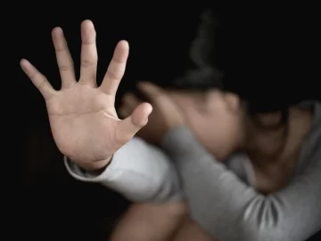 Ahorcó y golpeó a su pareja porque ella le dijo que se fuera de la casa por infiel Ahorcó y golpeó a su pareja porque ella le dijo que se fuera de la casa por infiel