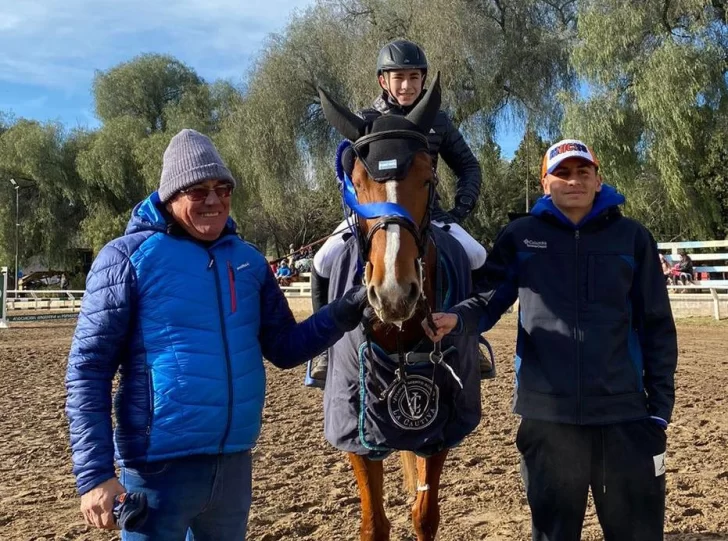 La delegación del Jockey Club se trajo premios del torneo hípico realizado en Córdoba La delegación del Jockey Club se trajo premios del torneo hípico realizado en Córdoba