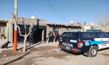 Desbarataron una banda narco en San Juan: hubo detenidos y secuestro de droga y dinero Desbarataron una banda narco en San Juan: hubo detenidos y secuestro de droga y dinero