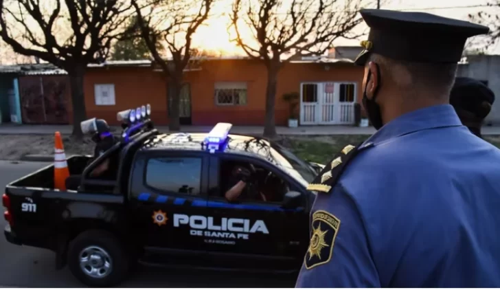 Acribillaron de cuatro tiros a un joven de 18 años en una casa de Rosario Acribillaron de cuatro tiros a un joven de 18 años en una casa de Rosario