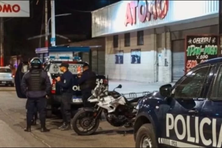 Alerta en el conurbano: hubo varios ataques a supermercados y hay más de 50 detenidos