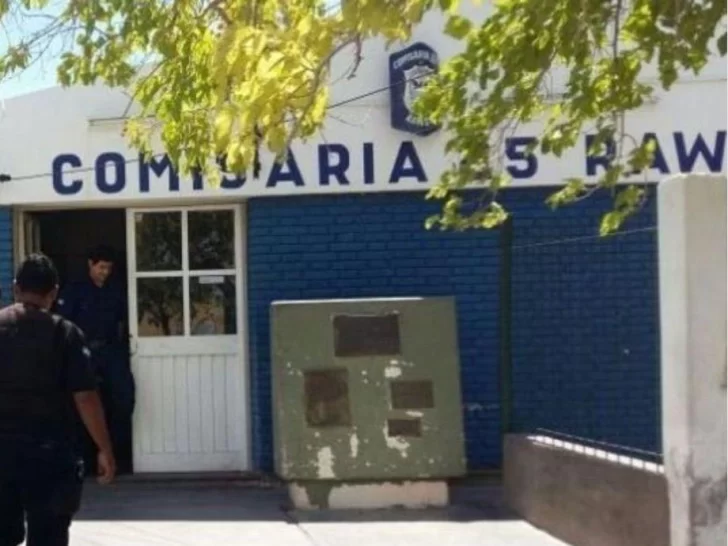 En un choque de motos en Vidart y Ortega, una persona sufrió una fractura y otra se escapó