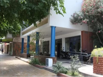 Un detenido por intento de hurto afrontará otro cargo por romper la puerta del calabozo Un detenido por intento de hurto afrontará otro cargo por romper la puerta del calabozo