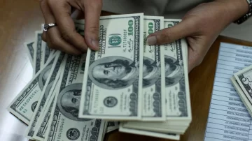 El dólar blue marcó un incremento de ocho pesos hasta los $735 por unidad El dólar blue marcó un incremento de ocho pesos hasta los $735 por unidad