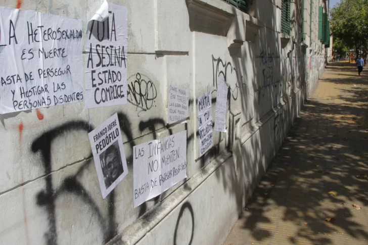 8M: un paso atrás en la causa por las pintadas en la Escuela Normal