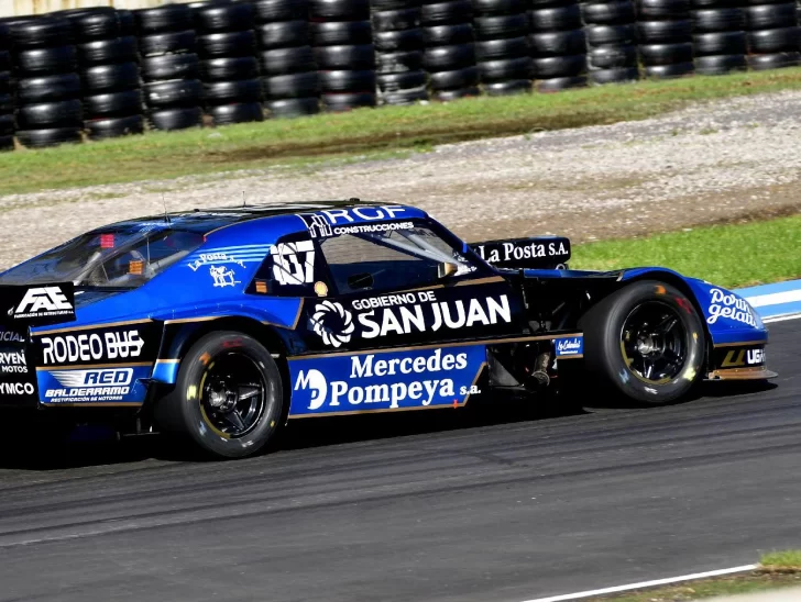 Tobías da pelea en el Pista