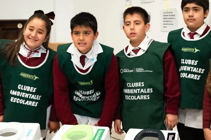 Chicos ambientalistas comprometidos