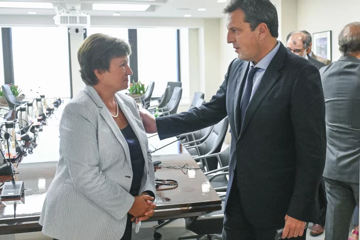 Llegan U$S 7.500 millones del FMI y Massa recupera oxígeno