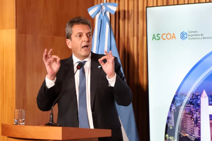 Massa llegó de EEUU y buscó atemorizar a los empresarios