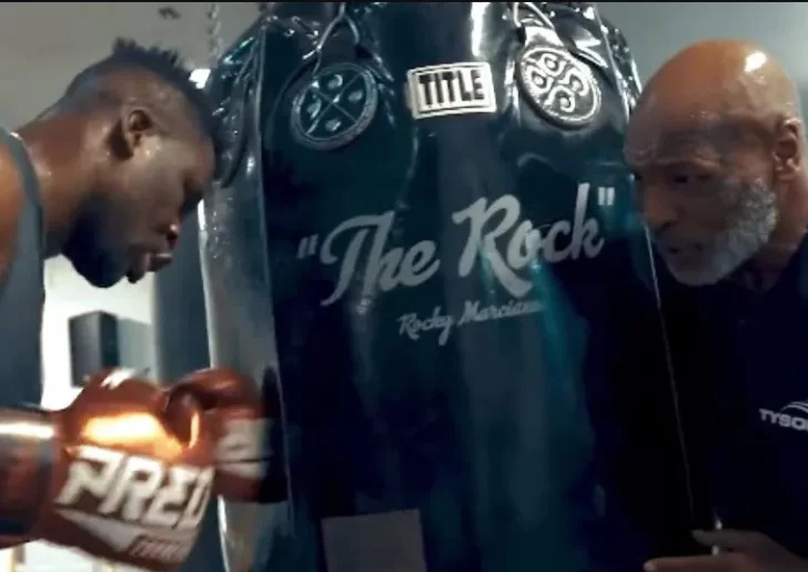 Tyson vuelve a pelear por un título mundial