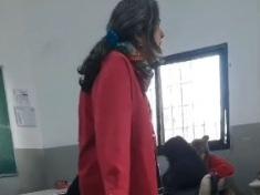 Una docente insultó a sus alumnos por simpatizar con Milei y el video se viralizó Una docente insultó a sus alumnos por simpatizar con Milei y el video se viralizó