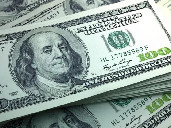 Quiénes pueden comprar dólares $50 más barato que el blue tras las últimas medidas del Gobierno Quiénes pueden comprar dólares $50 más barato que el blue tras las últimas medidas del Gobierno