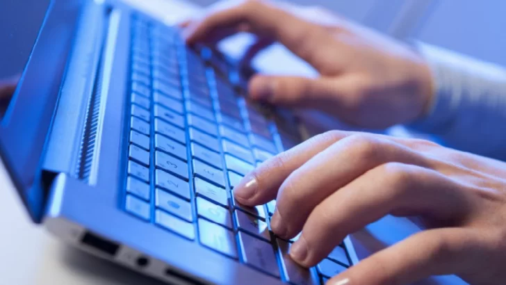 Internet mantiene a más de dos tercios del planeta conectados: cómo navegar la web de manera segura