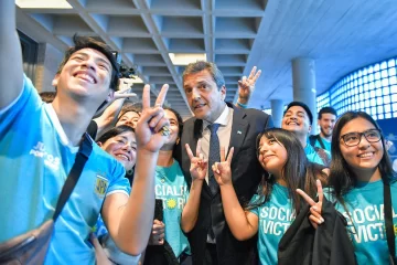 Massa dijo que Larreta y Bullrich “son lo mismo” y que la jefatura de JxC “está en manos” de Macri Massa dijo que Larreta y Bullrich “son lo mismo” y que la jefatura de JxC “está en manos” de Macri