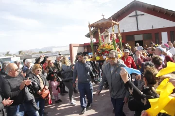Miles de fieles presentes en Chimbas para pedir y agradecer a San Cayetano