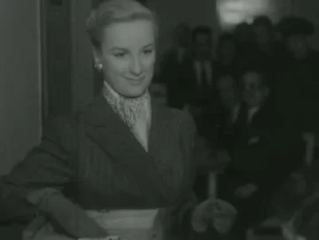 Mirtha fue tendencia por el video en el que se la ve votando por primera vez Mirtha fue tendencia por el video en el que se la ve votando por primera vez