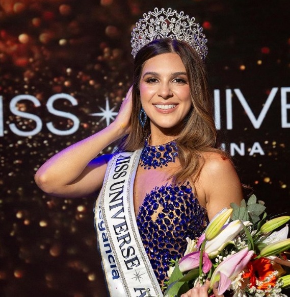 La representante de Río Negro fue coronada Miss Universo Argentina en San Juan La representante de Río Negro fue coronada Miss Universo Argentina en San Juan