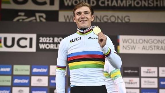 Remco Evenepoel es el nuevo campeón mundial en contrarreloj, mientras que Dotti terminó 46° Remco Evenepoel es el nuevo campeón mundial en contrarreloj, mientras que Dotti terminó 46°