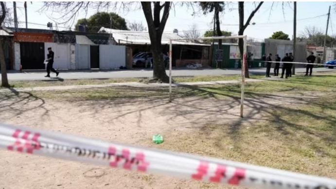 Un nene de 8 años jugaba en su casa y recibió un tiro tras un brutal tiroteo en Rosario Un nene de 8 años jugaba en su casa y recibió un tiro tras un brutal tiroteo en Rosario