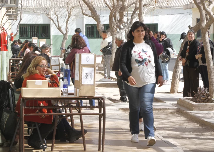 Sondeo en San Juan revela pesimismo sobre la economía de acá a las elecciones de octubre Sondeo en San Juan revela pesimismo sobre la economía de acá a las elecciones de octubre