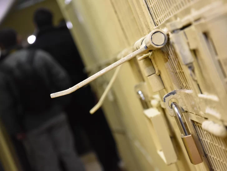 Obligó a una niña de 11 años, la nieta de su pareja, a practicarle sexo oral Obligó a una niña de 11 años, la nieta de su pareja, a practicarle sexo oral