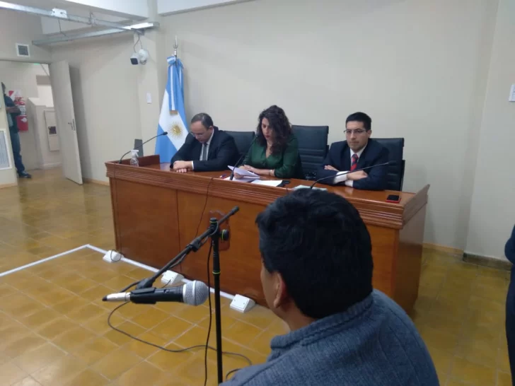 Doce años de cárcel para changarín que violó a 3 hijas: las extorsionaba con matar a la madre Doce años de cárcel para changarín que violó a 3 hijas: las extorsionaba con matar a la madre