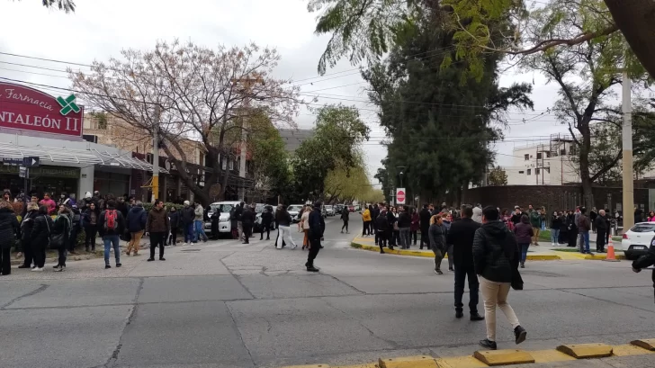 Detienen a un sospechoso por la amenaza de bomba Detienen a un sospechoso por la amenaza de bomba