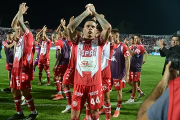 Unión pasó a liderar la zona 1 al vencer a Platense, en Santa Fe Unión pasó a liderar la zona 1 al vencer a Platense, en Santa Fe