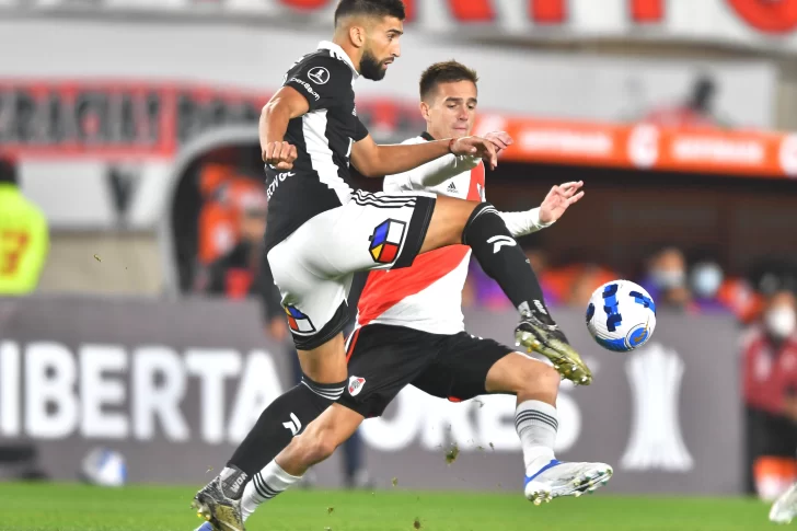 River goleó 4-0 a Colo Colo y aseguró su pase a la siguiente fase