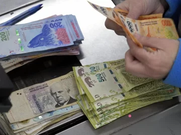 El Gobierno adelantó las subas del Salario Mínimo y se anticipó a un proyecto de Máximo Kirchner