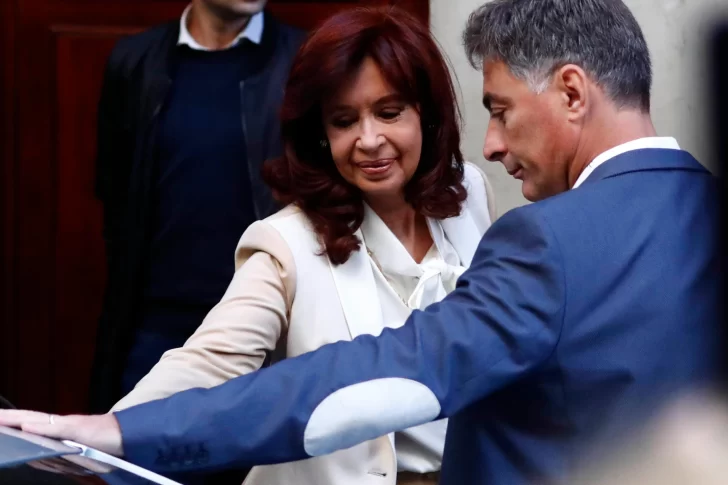Cristina Fernández de Kirchner divulgó una carta del FBI sobre los bolsos de José López
