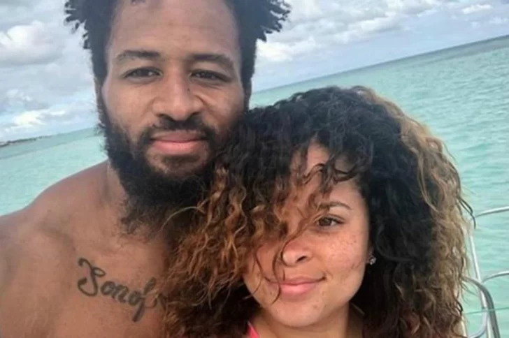 Una estrella de la NFL fue descubierto en una fiesta sexual y su mujer le apuntó con un arma Una estrella de la NFL fue descubierto en una fiesta sexual y su mujer le apuntó con un arma