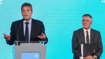 El Gobierno redobla la presión sobre las empresas por la suma fija: “La tienen para pagar, no se quejen” El Gobierno redobla la presión sobre las empresas por la suma fija: “La tienen para pagar, no se quejen”