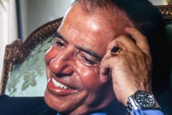 Un enfermero es el principal sospechoso de robar el valioso anillo de Carlos Menem